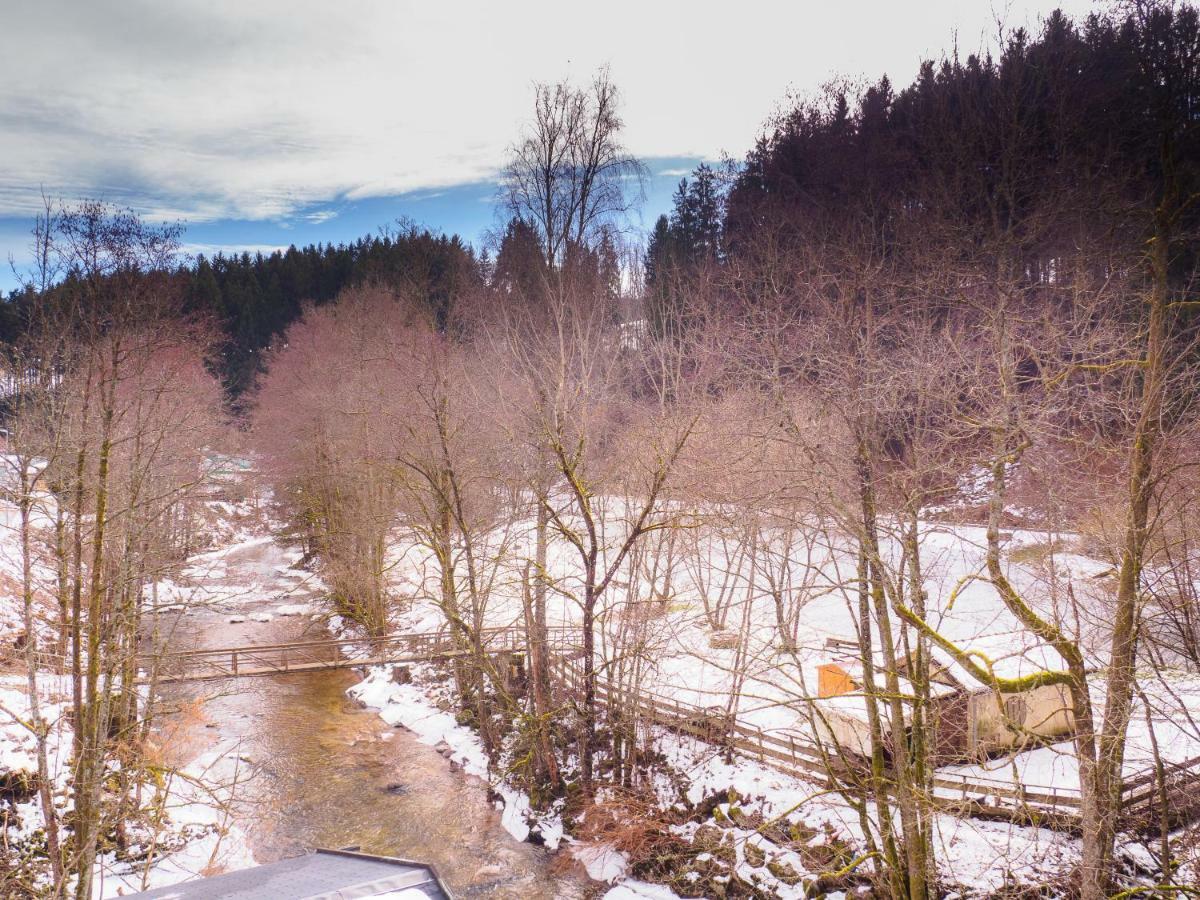 Ferienwohnung Haus am Fluss Baiersbronn Exterior foto