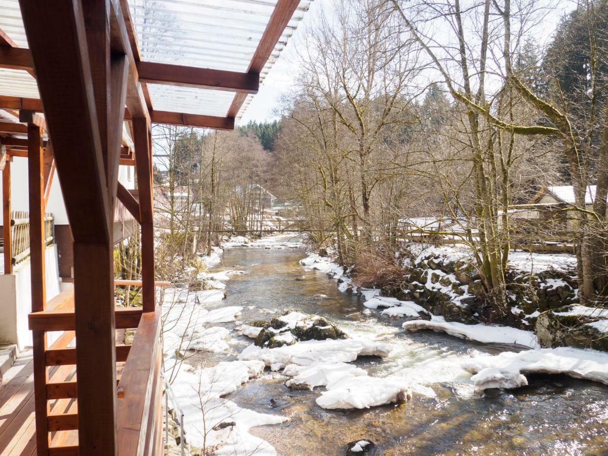 Ferienwohnung Haus am Fluss Baiersbronn Exterior foto